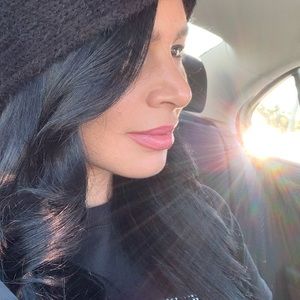 Meet your Posher, Yamile